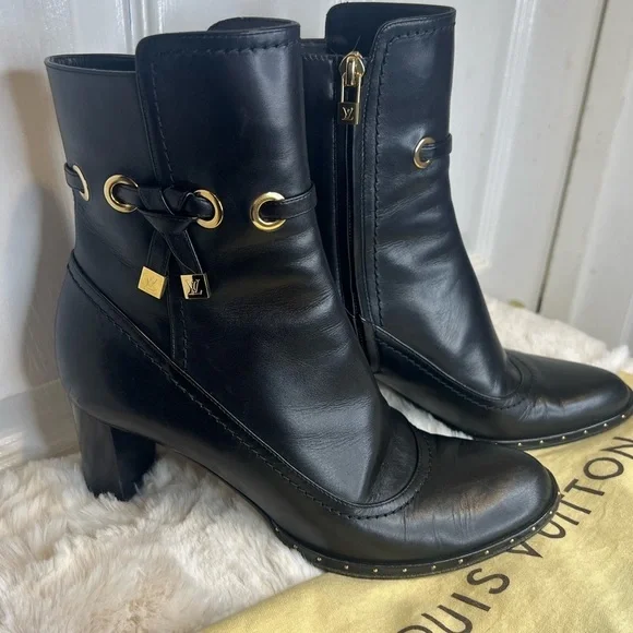 ❤️ LOUIS VUITTON🌷HOST PICK🌷LEATHER ANKLE BOOTS BLACK 6.5 (36.5) - Picture 1 of 16